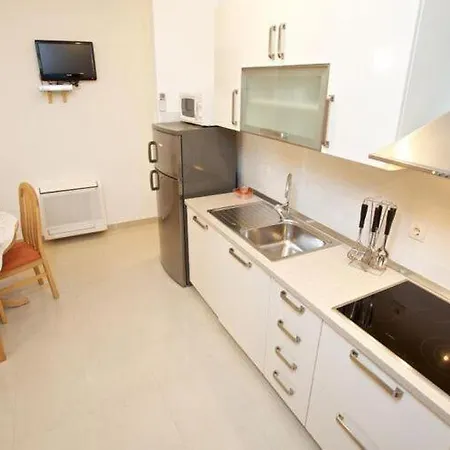 Grlica - One Bedroom With Balcony And Garden View A2 Apartment