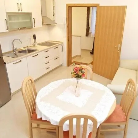 Grlica - One Bedroom With Balcony And Garden View A2 Apartment *